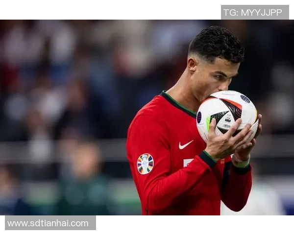 C罗：从贫困少年到世界足坛传奇的奋斗之路